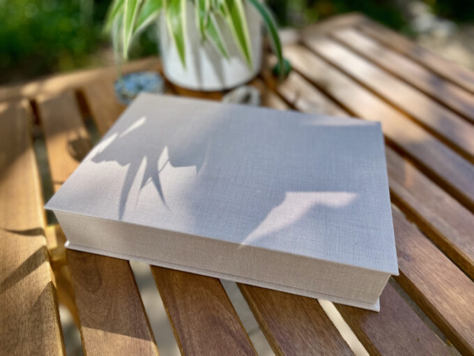 Kassette 15 cm lang — bezogen mit Baumwoll-Leinen zur Aufbewahrung von Fotos, Andenken, Geschenken uvm. – Bild 5